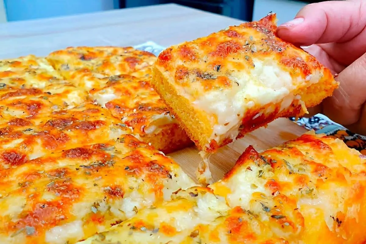 Torta de frango sem farinha gratinada com creme de alho uma delícia para comer a qualquer hora