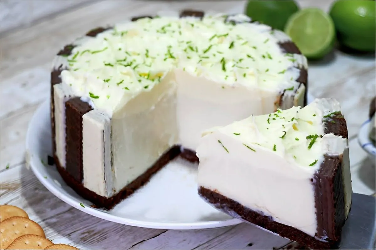 Torta de limão super cremosa e refrescante para o servir como sobremesa de natal