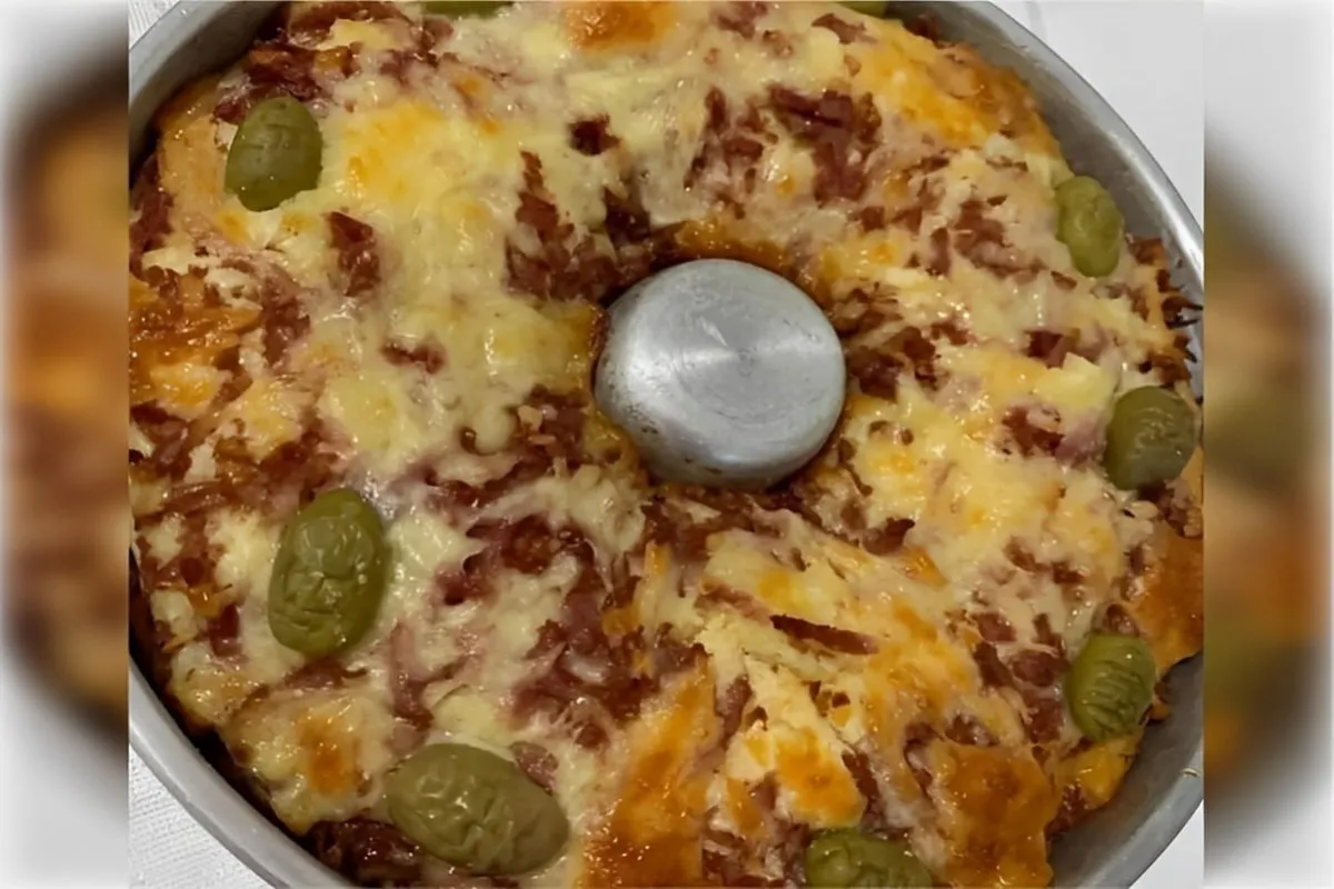 Torta de liquidificador de calabresa com queijo uma delícia muito fácil de preparar