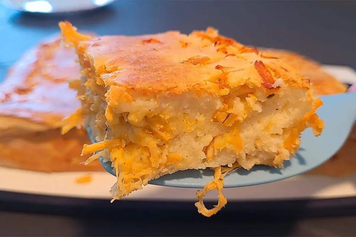 Torta de liquidificador que é fácil e deliciosa, perfeita para um lanche rápido ou para o seu jantar