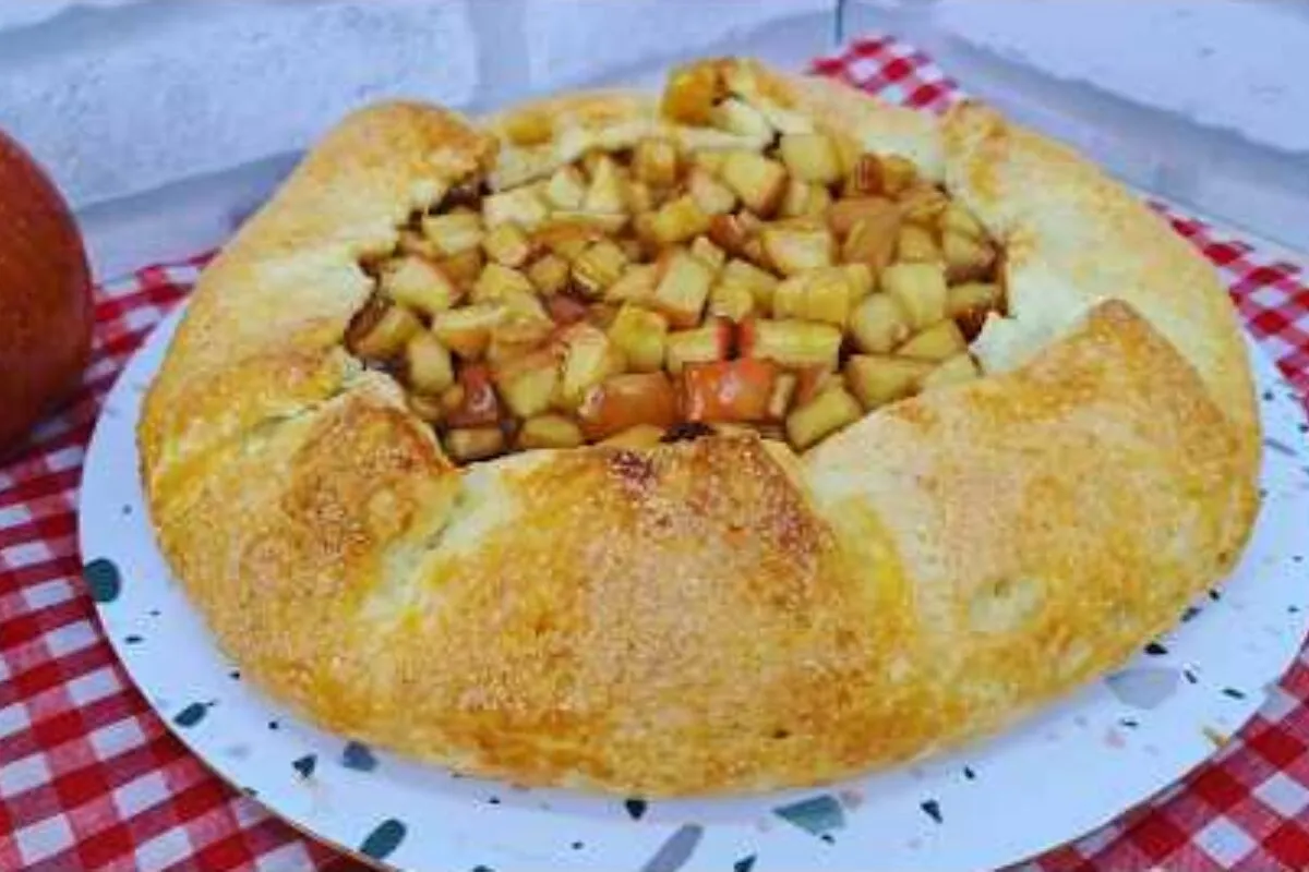 Torta de maçã: com massa que derrete na boca, muito fácil e perfeita para servir no lanche