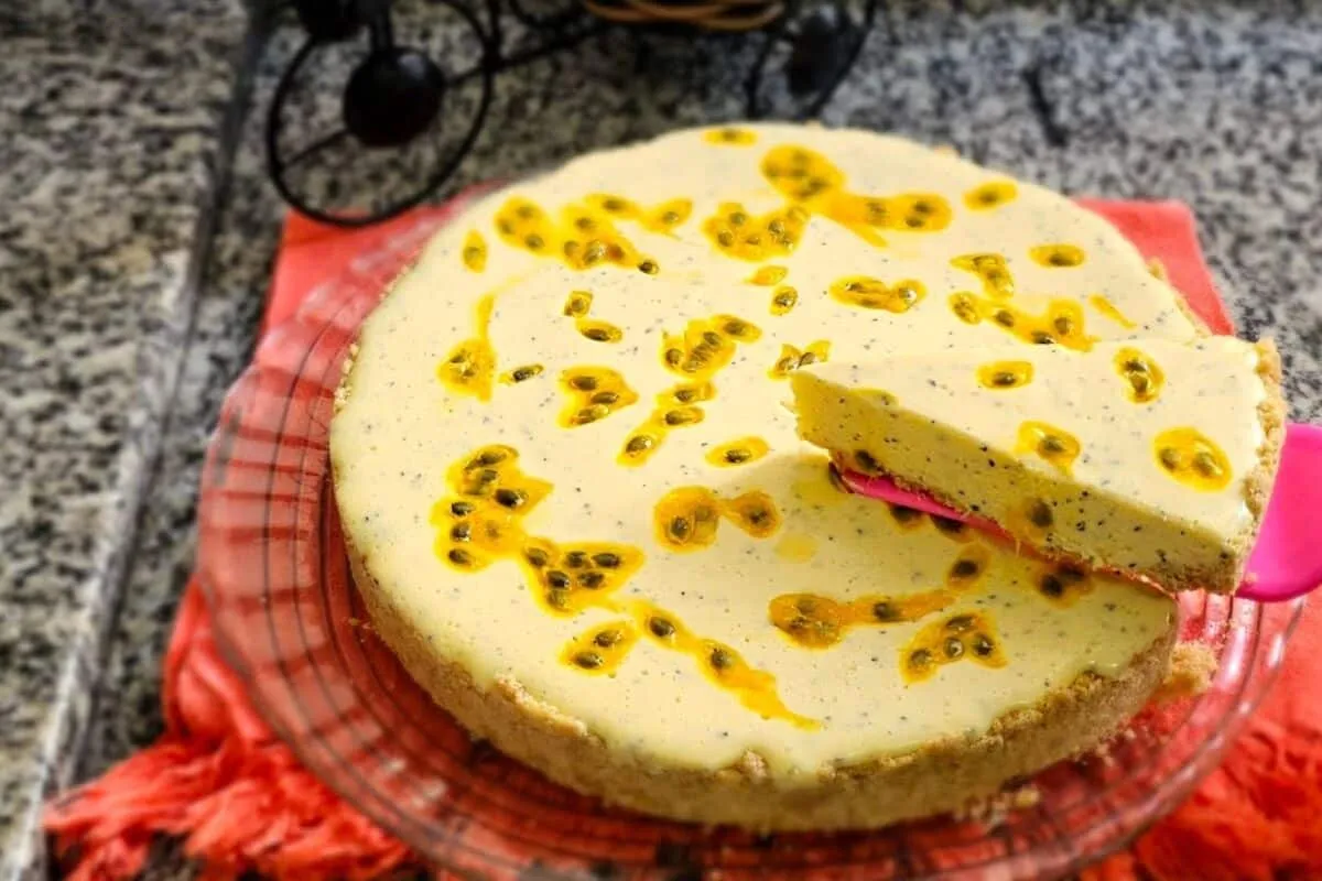 Torta de maracujá, uma sobremesa infalível que você prepara com facilidade e rapidez e vai surpreender a todos