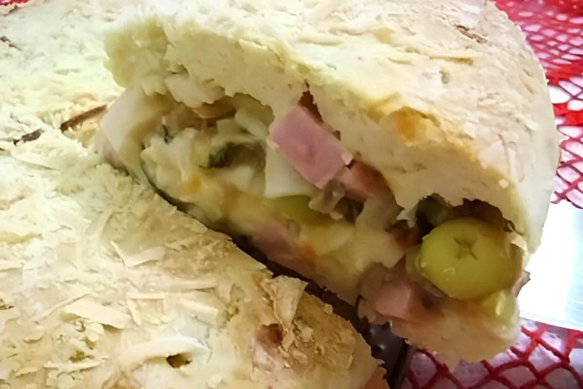 Torta de minuto uma torta de liquidificador recheada com presunto e palmito uma delícia