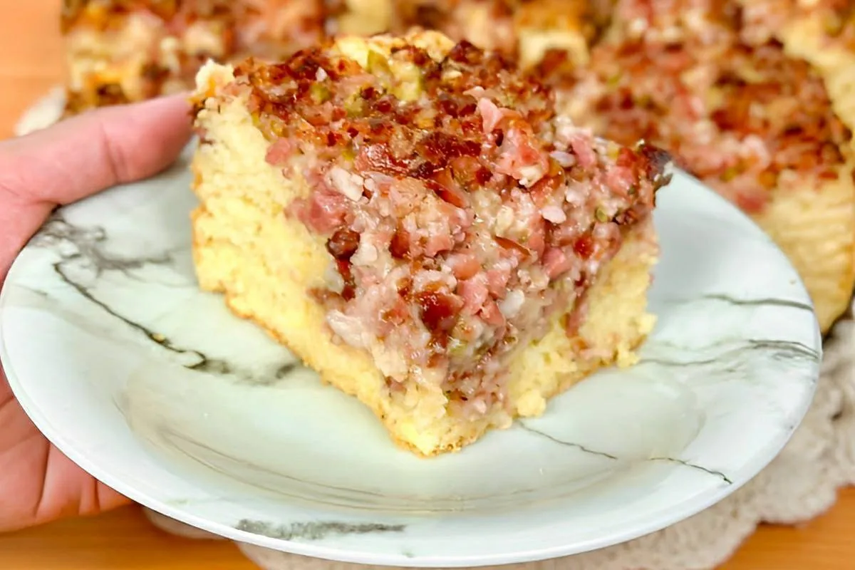 Torta de padaria com presunto e queijo feita no liquidificador perfeita para o lanche