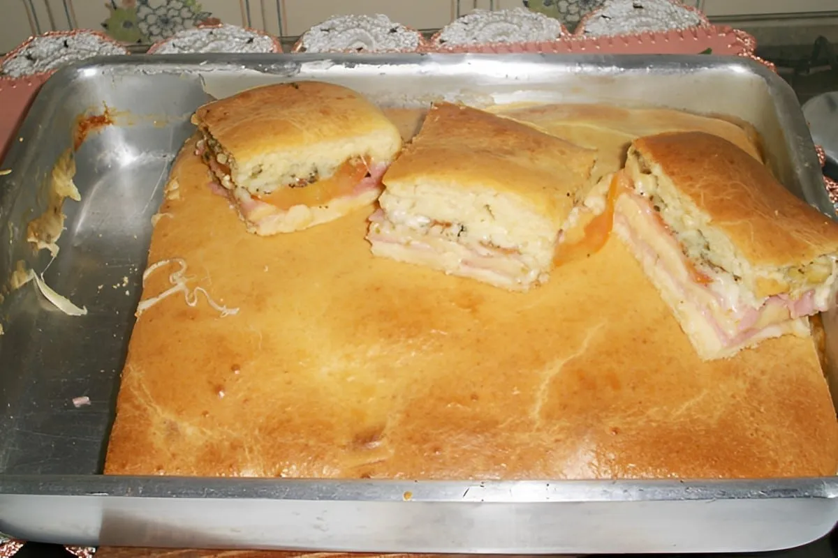 Torta de pizza de liquidificador muito fácil é só bater os ingredientes e levar ao forno