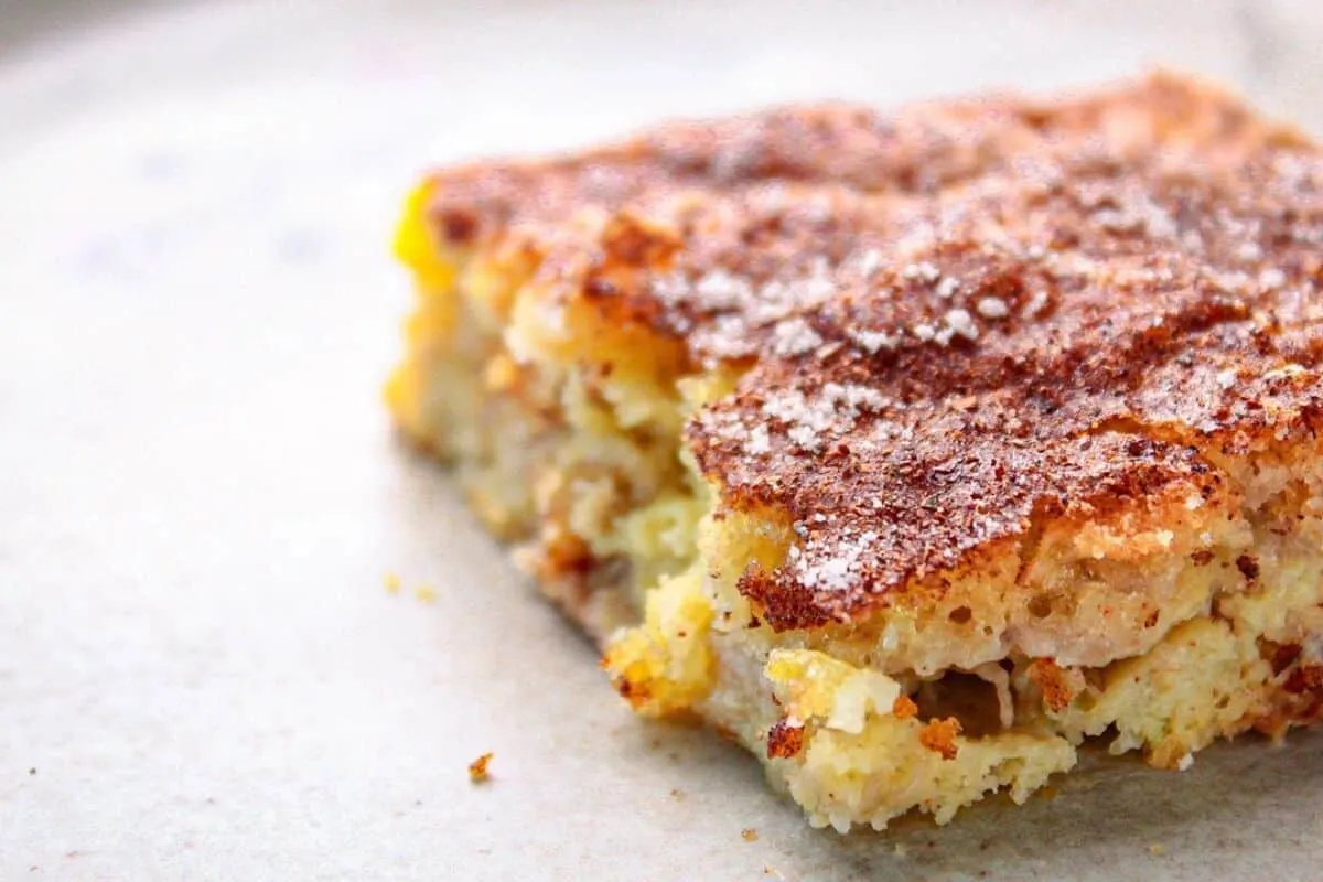 Torta de preguiçoso: feita com banana ou maçã, super rápida e perfeita para quando bate a vontade de doce