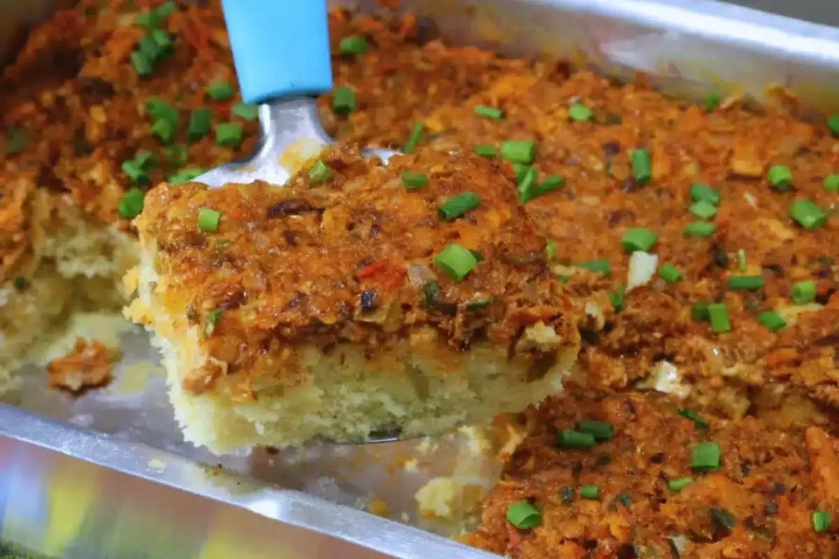 Torta de sardinha fofinha e rápida, feita no liquidificador, perfeita para o seu lanche da tarde
