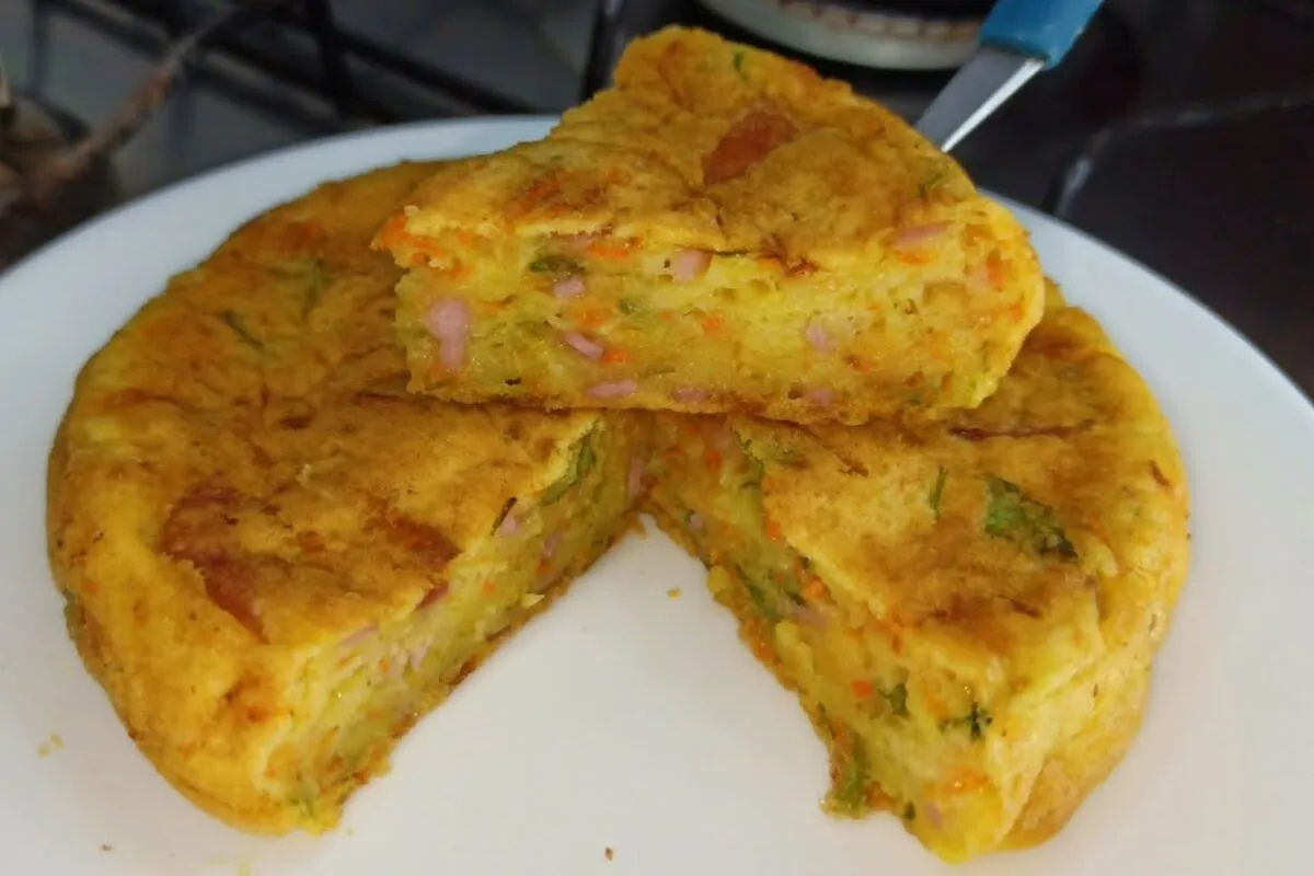 Torta de tapioca de frigideira com 1 ovo feita em 10 minutos sem trigo para o café da manhã