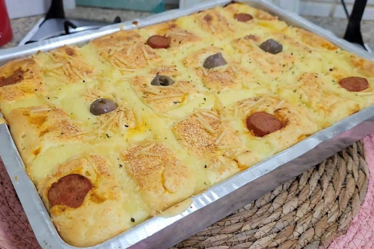 Torta hotdog de forno, feita no liquidificador com uma massa macia e um recheio cremoso