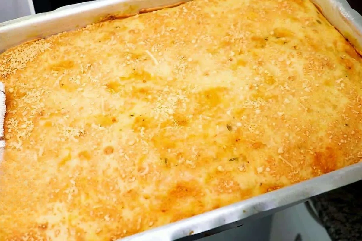 Torta salgada de frango com massa especial para você preparar nos lanches de fim de ano