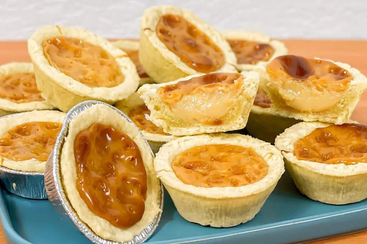 Tortelete de leite condensado com apenas 3 ingredientes e sabor de padaria