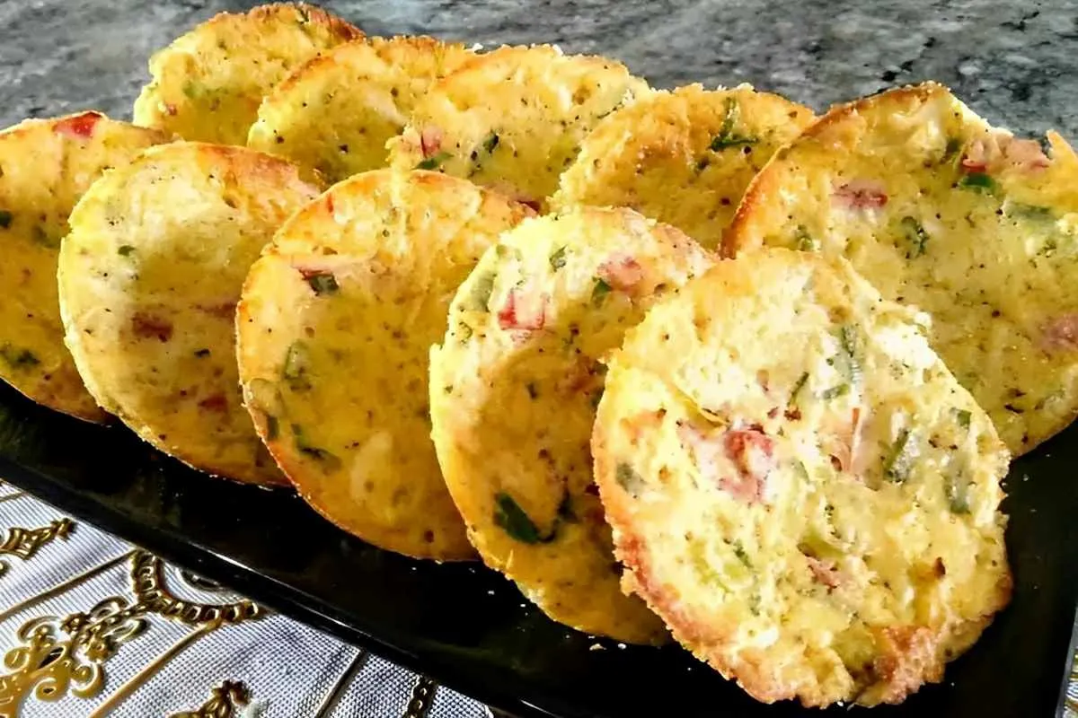 Tortinha de repolho sem farinha de trigo um lanche leve e delicioso para qualquer hora do dia