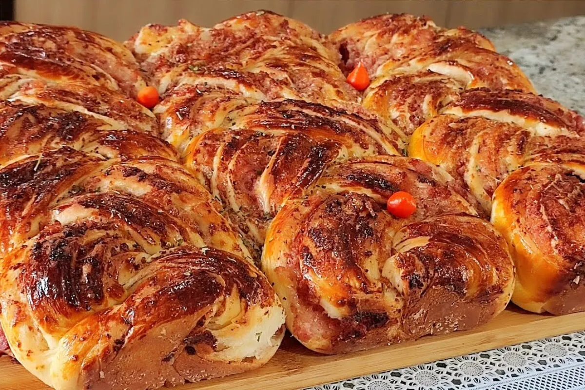 Trança de calabresa: um dos salgados mais gostosos que você vai fazer na sua cozinha