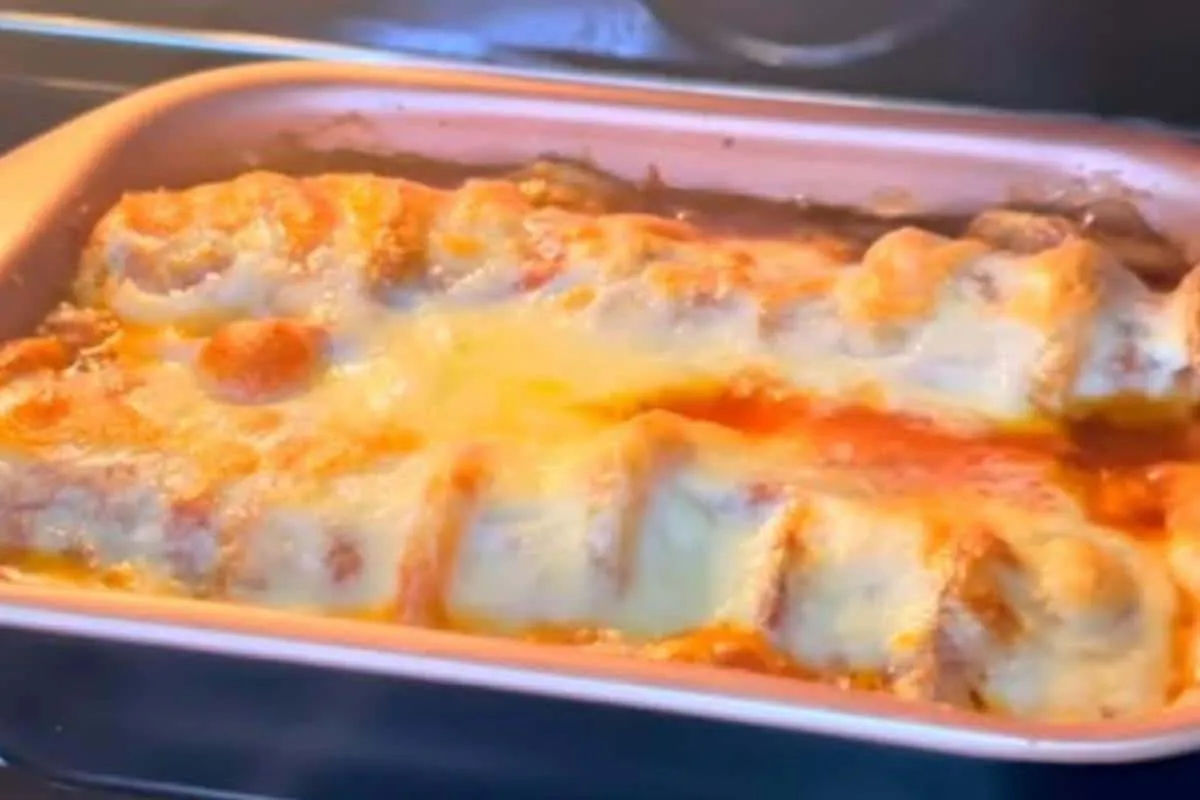 Travessa de linguiça com batata para surpreender seus convidados do almoço de natal