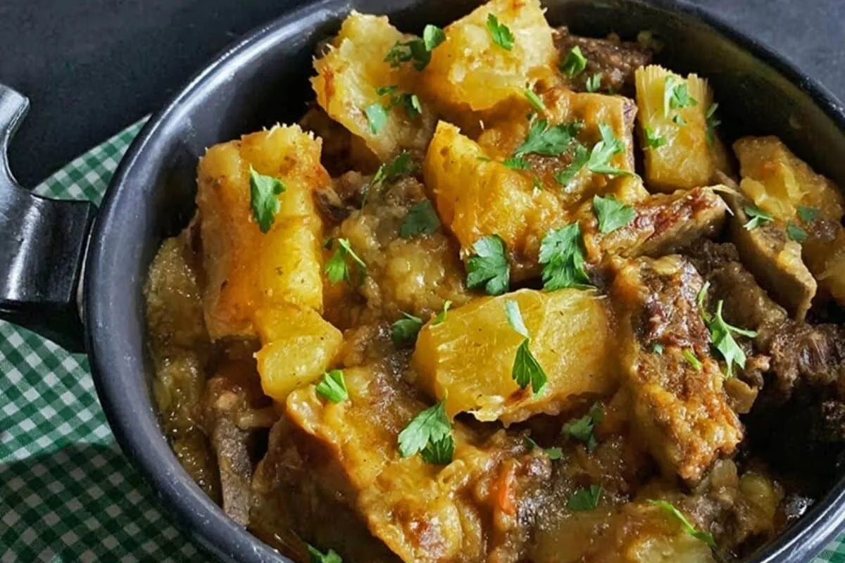 Vaca atolada mineira: a receita tradicional que desmancha na boca e é perfeita para o almoço.