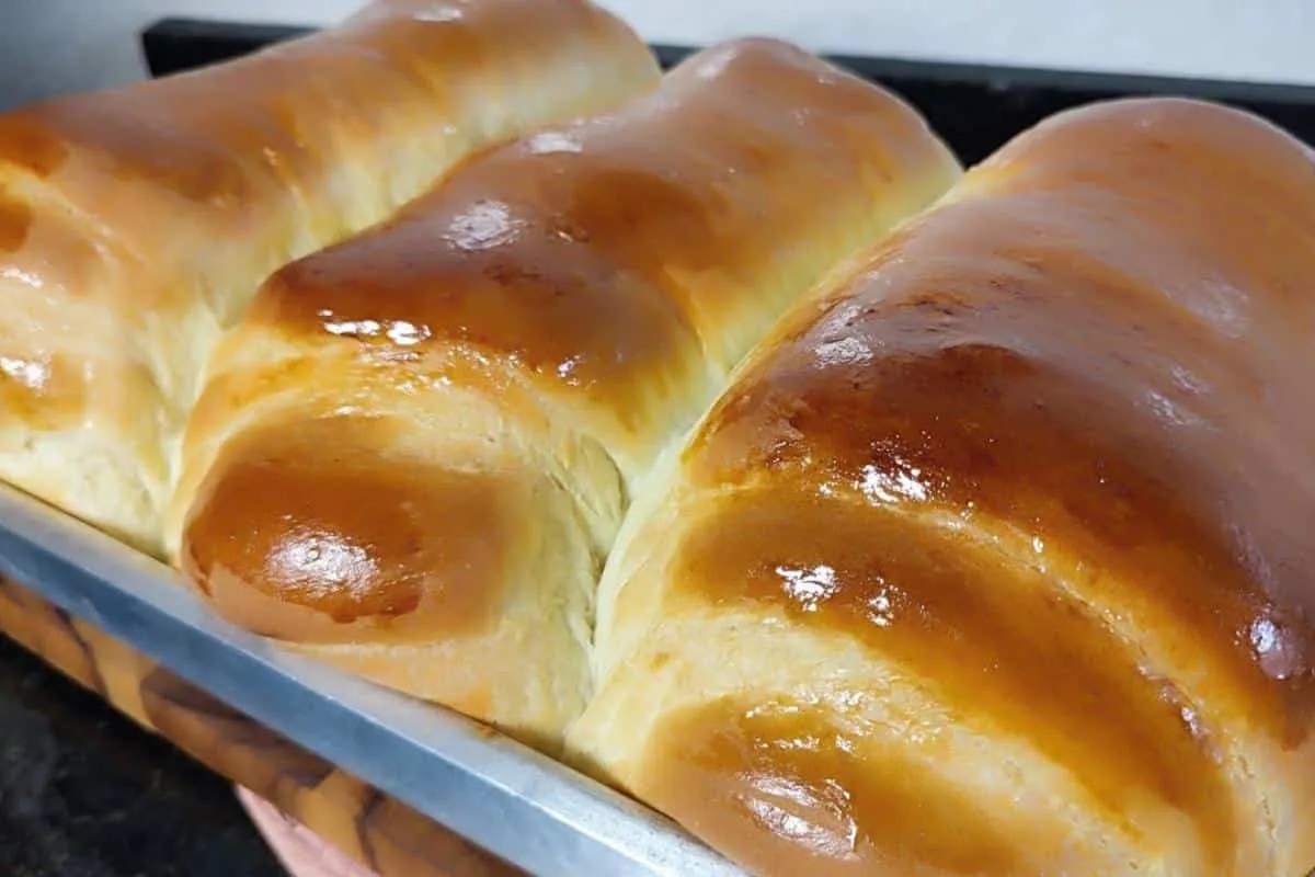 Veja como acertar na receita do pão caseiro econômico que cresce bastante