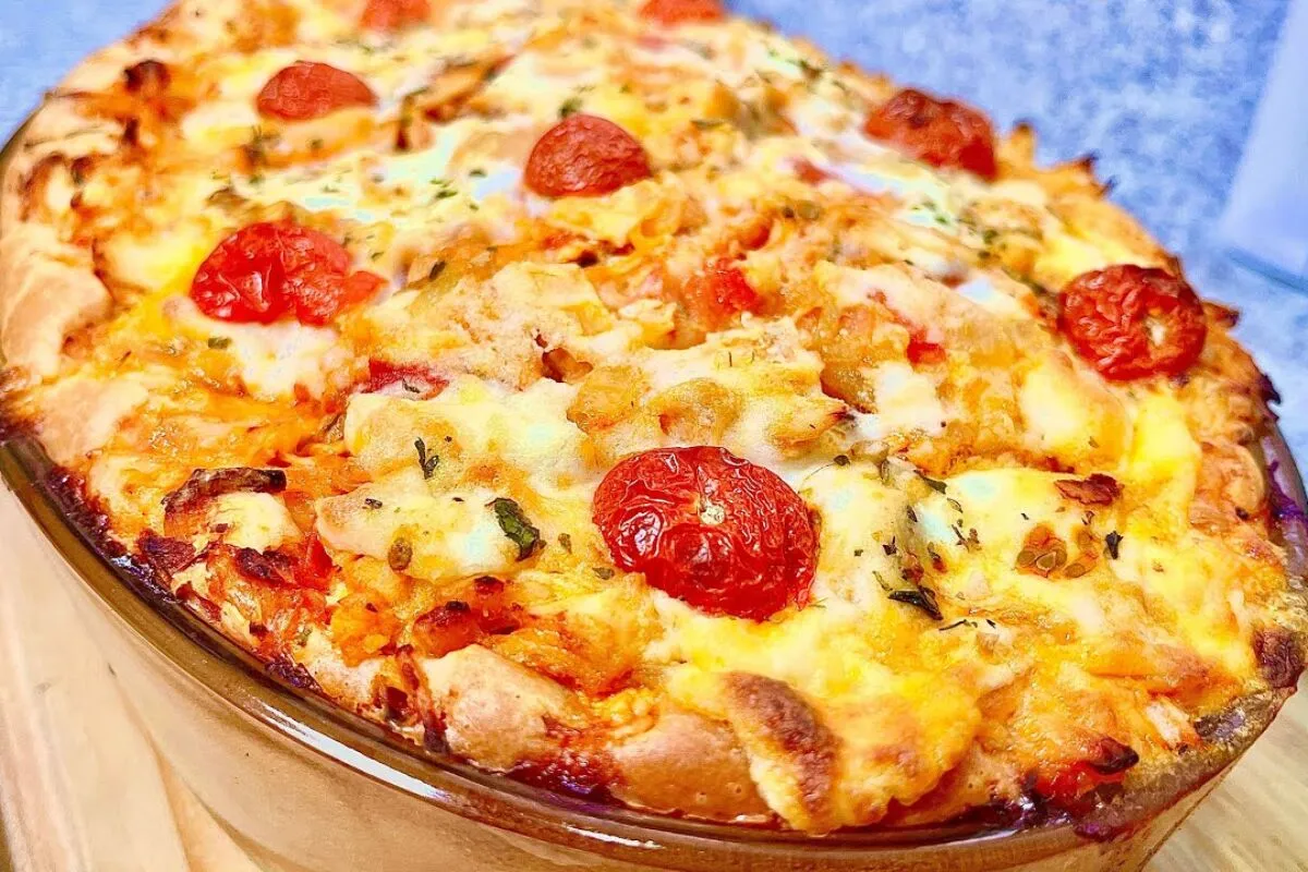 Veja como fazer torta de frango sem glúten para substituir o jantar e a pizza de hoje