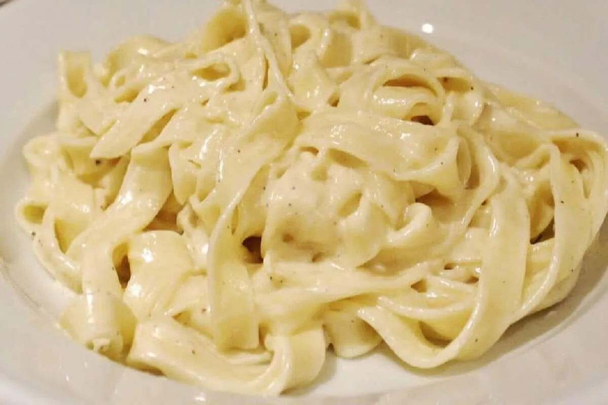 Veja o jeito mais fácil e gostoso de preparar macarrão alho e óleo