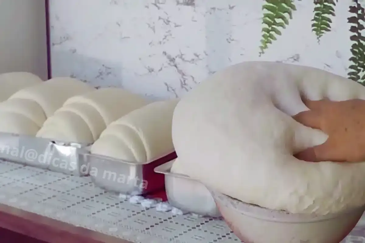 Veja qual o segredo do pão caseiro que cresce bastante e fica super fofinho