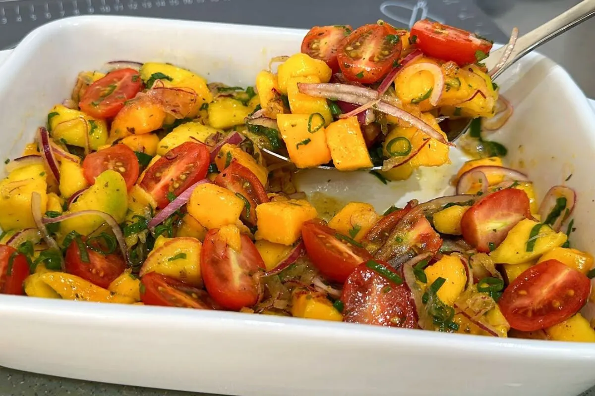 Vinagrete de manga, um acompanhamento refrescante e diferente, ideal para o seu churrasco